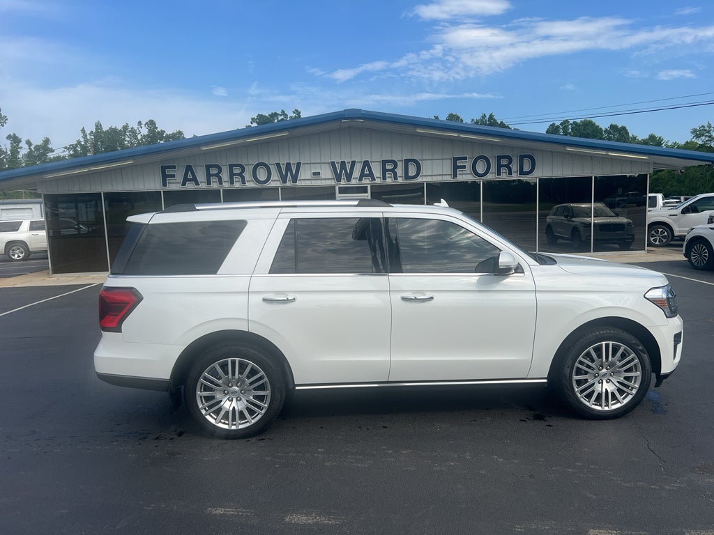 2024 Ford Expedition Limited's photo