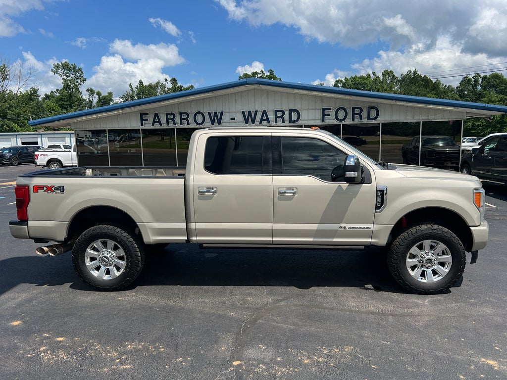2017 Ford F-250 Lariat 4x4 Crew Cab 6-3/4' Box's photo