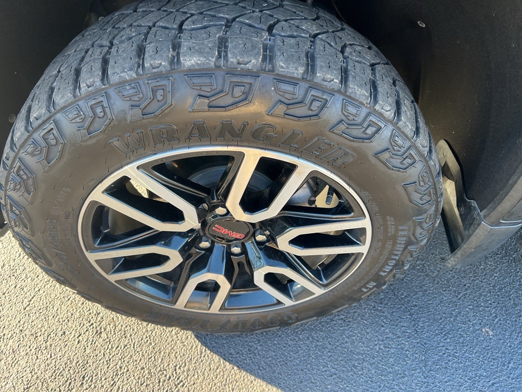 2023 GMC Sierra AT4