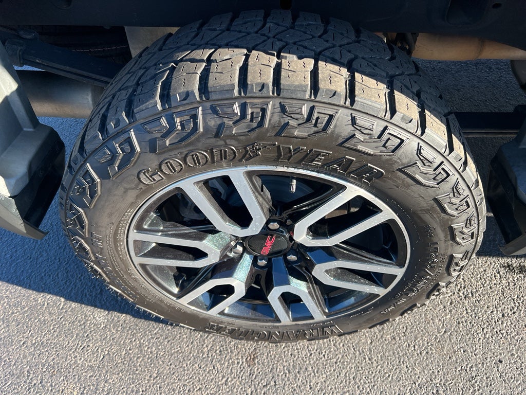 2023 GMC Sierra AT4