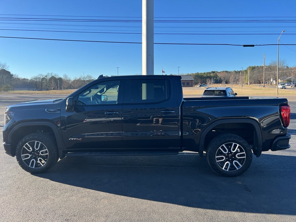 2023 GMC Sierra AT4
