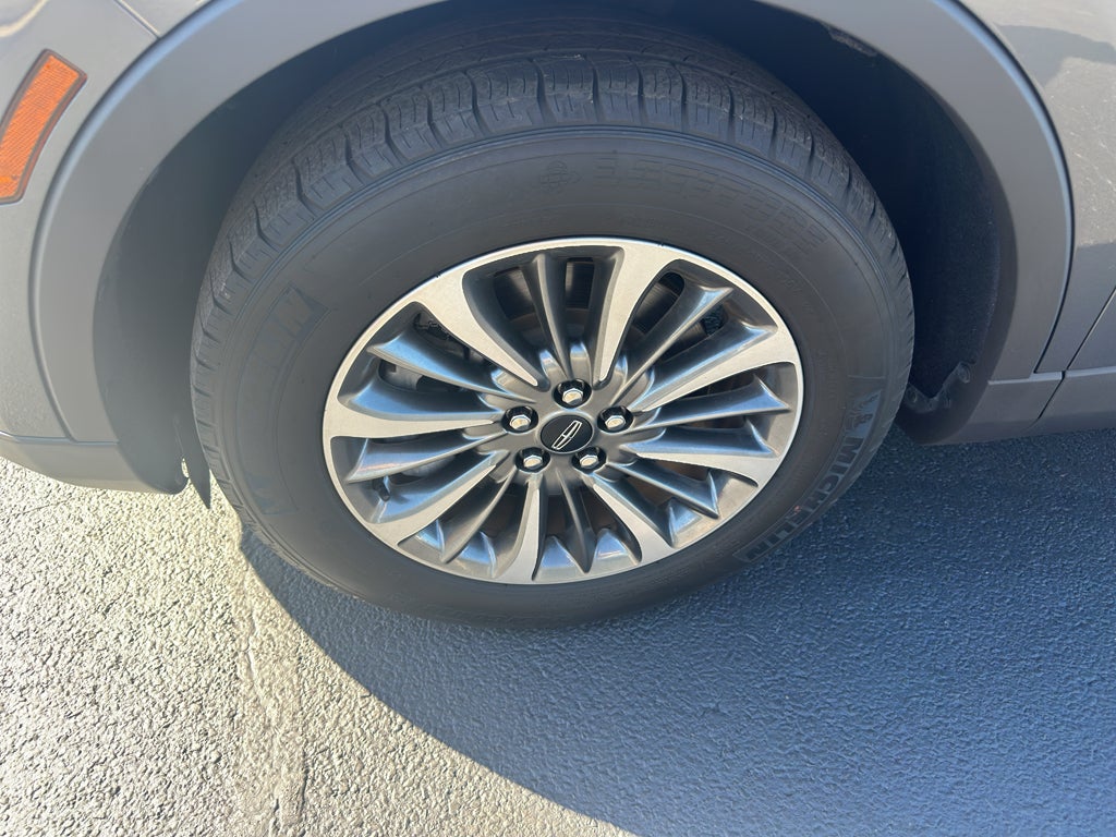 2022 Lincoln Nautilus Standard