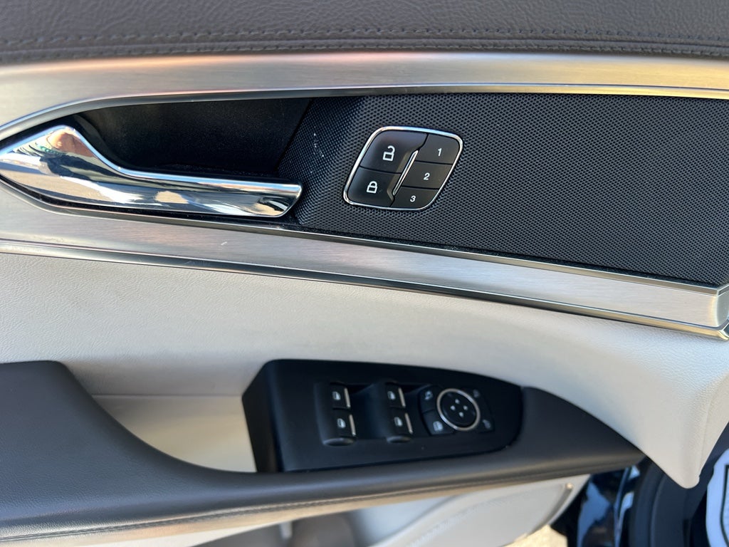 2020 Lincoln Nautilus Standard