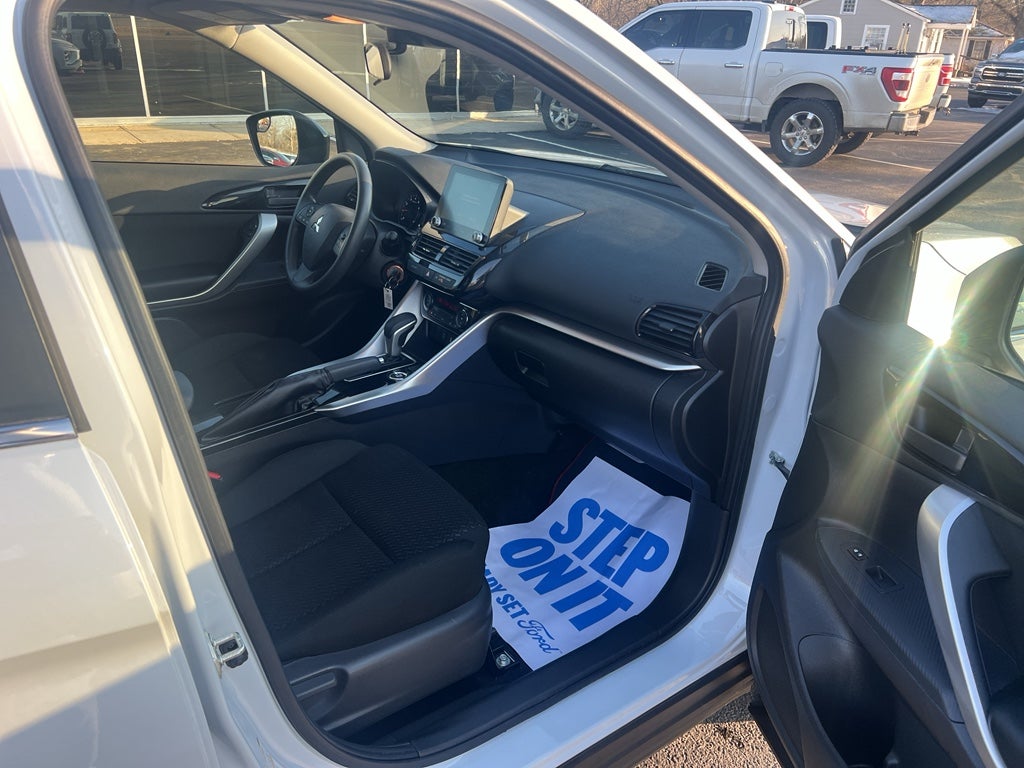 2023 Mitsubishi Eclipse Cross LE