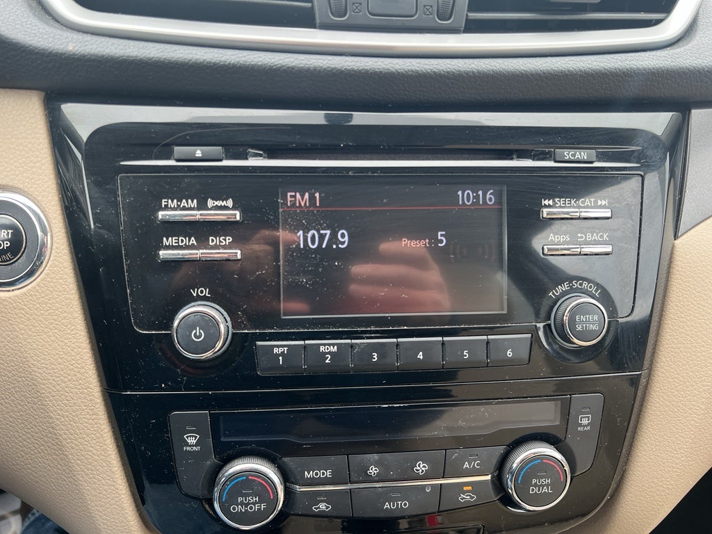 2016 Nissan Rogue SV